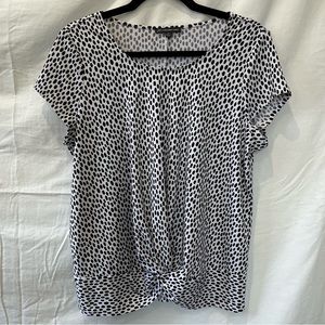 Adrianna Papell Size M Dotted Short Sleeve Shirt